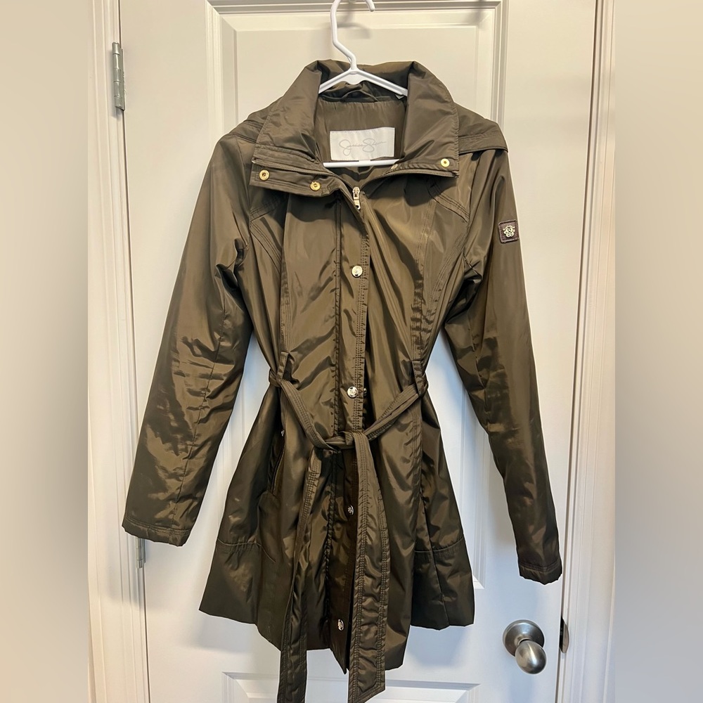 Jessica Simpson olive green trench coat with gold accents. Size women’s small.